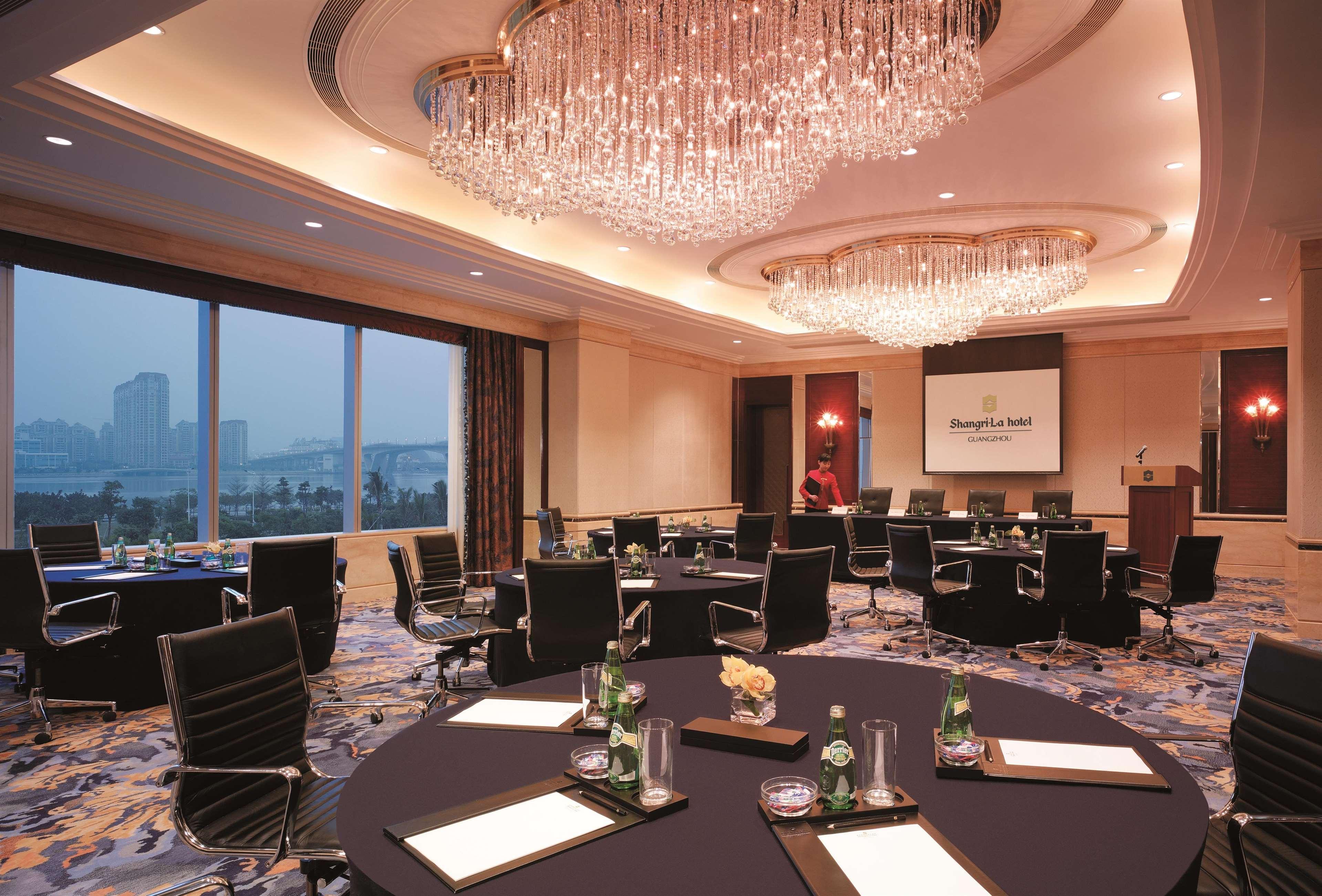 Shangri-La Guangzhou-3 Minutes By Walking To Canton Fair Complex Exterior foto